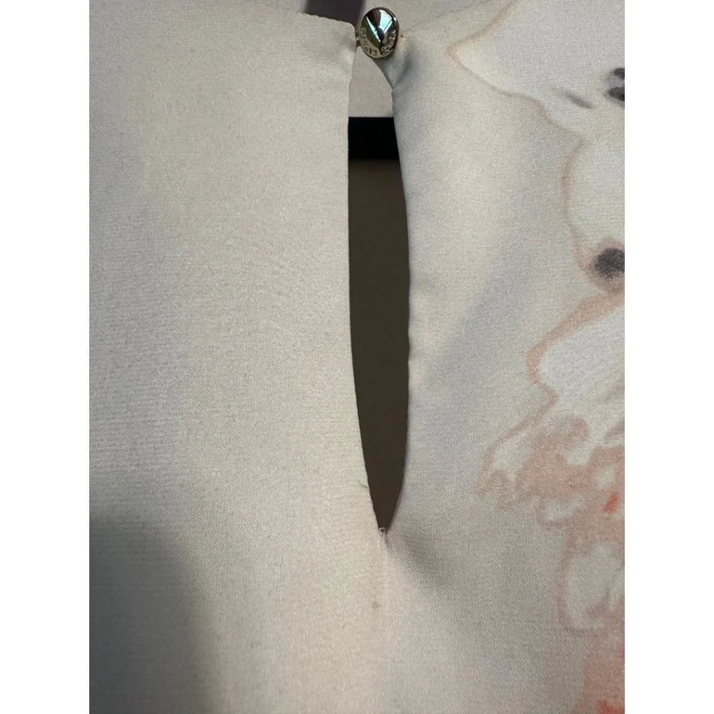 SOLD Vince Camuto White Blouse in size XS Long Sleeve - Picture 4 of 12